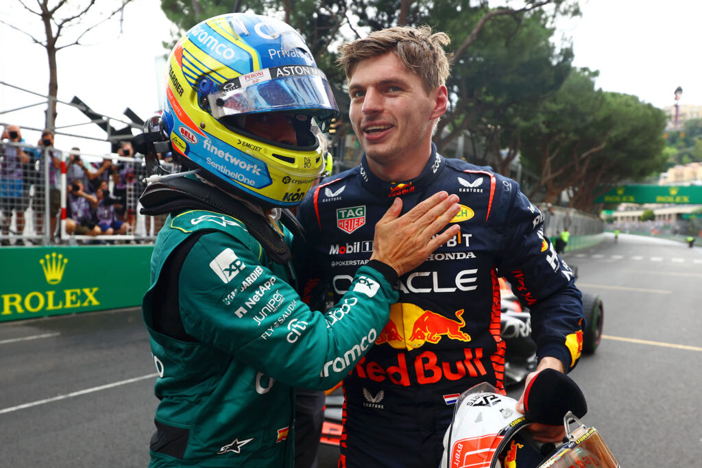 Formel 1 Fernando Alonso mit Max Verstappen 2023