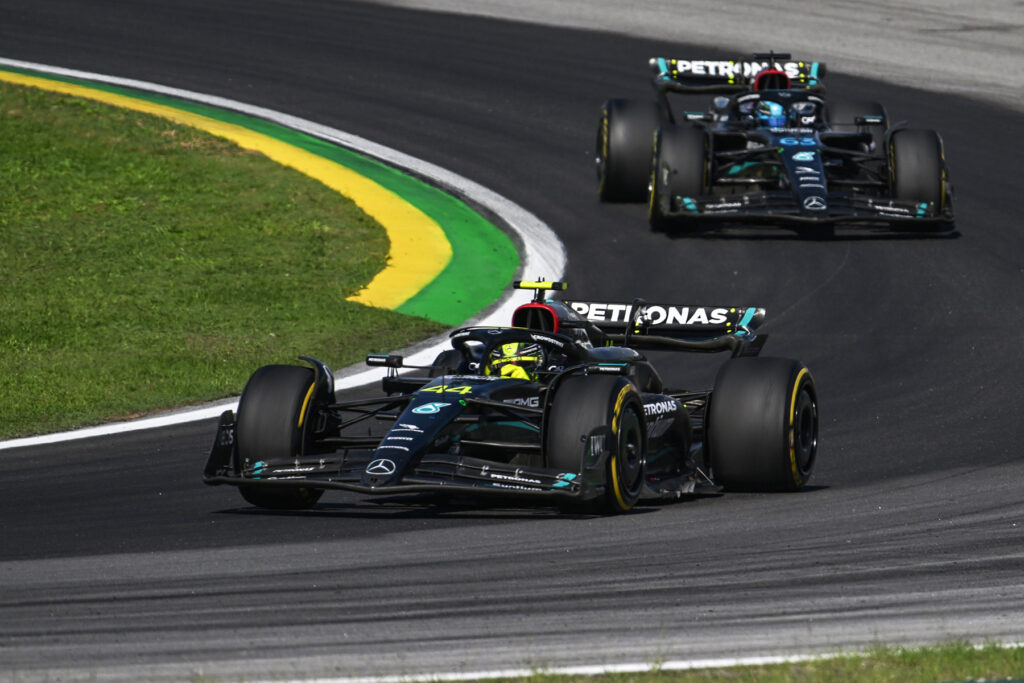 Formel 1 Lewis Hamilton vor George Russell Mercedes Sao Paulo 2023